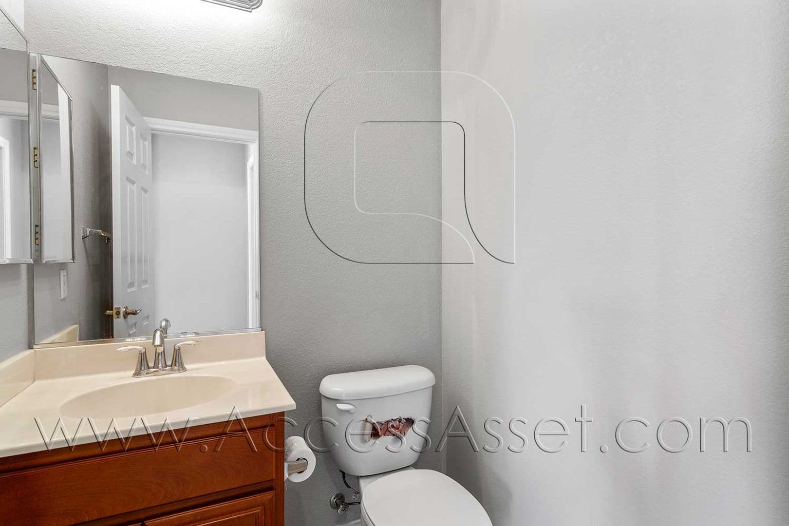 Lake Elsinore House: 29244 Point Shore Dr.