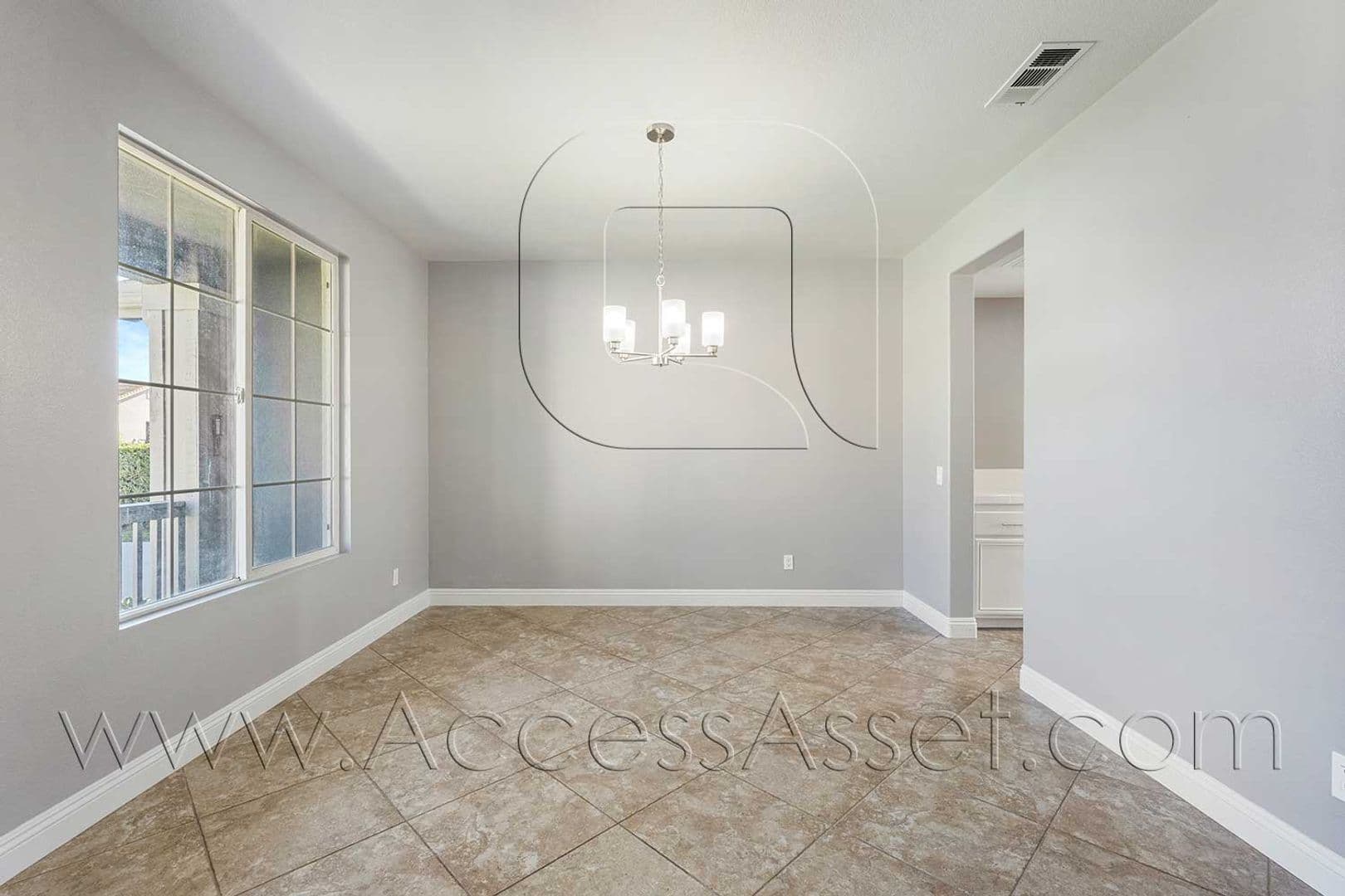 Eastvale House: 13555 Apricot Tree Ln