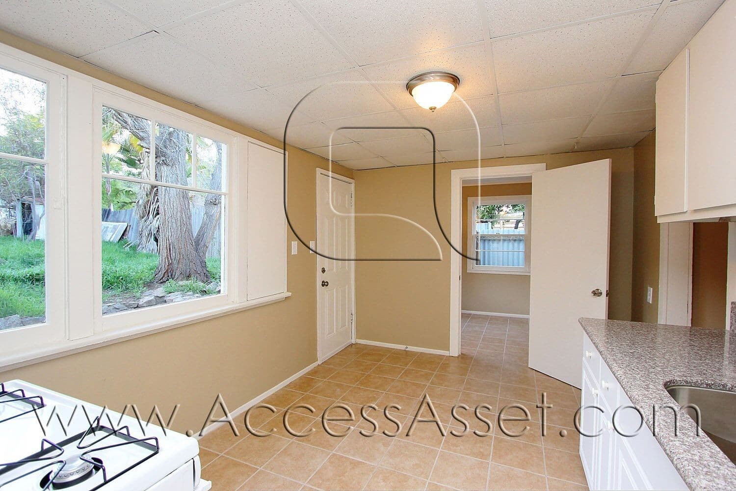Lake Elsinore House: 33243 Gillette St.