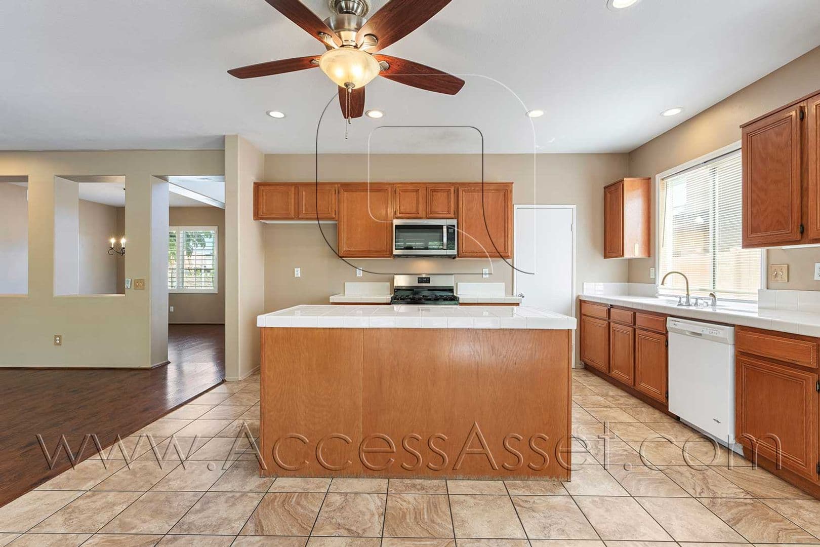 Corona House: 1358 Baldwin St