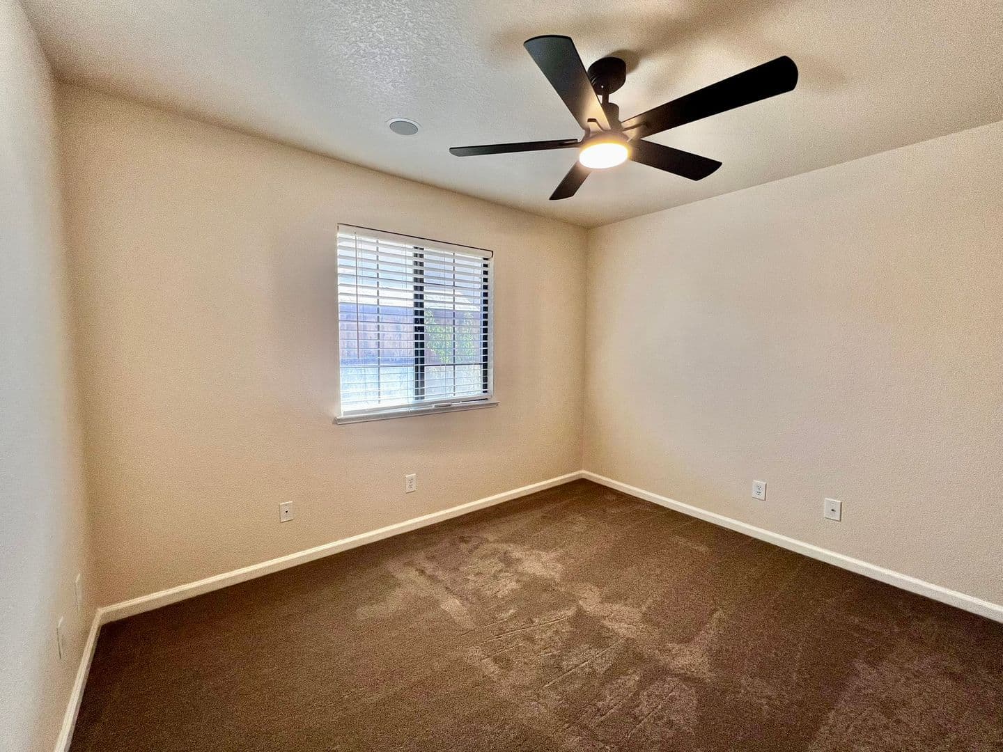 Manteca House: 1695 Klondike Way