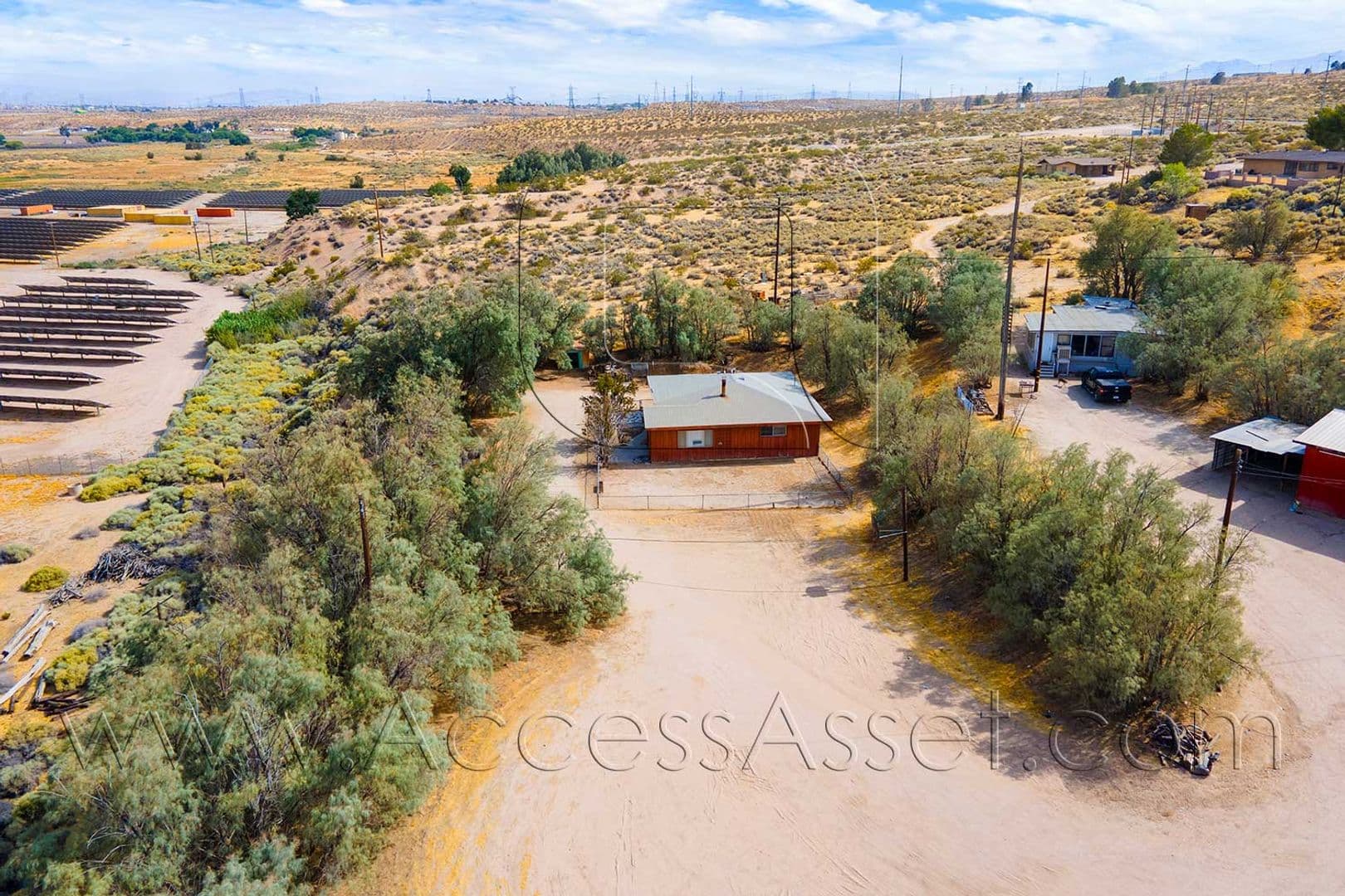 Victorville Apartment: (*) 18499 Shay Road - 1