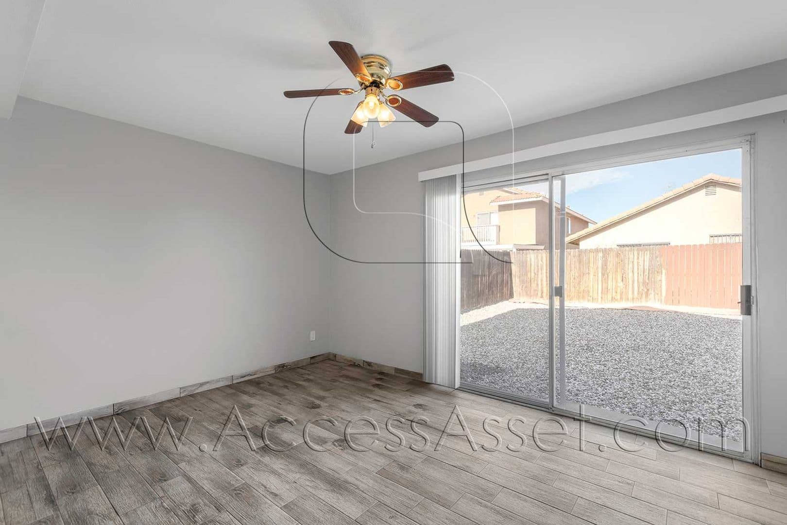 Perris House: 464 E Jarvis St