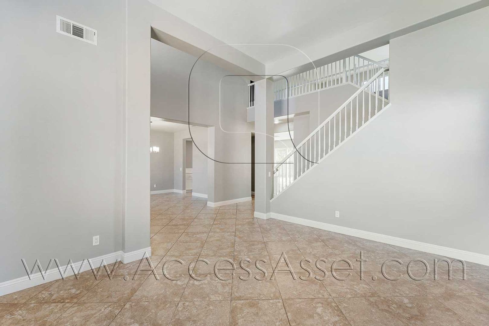 Eastvale House: 13555 Apricot Tree Ln