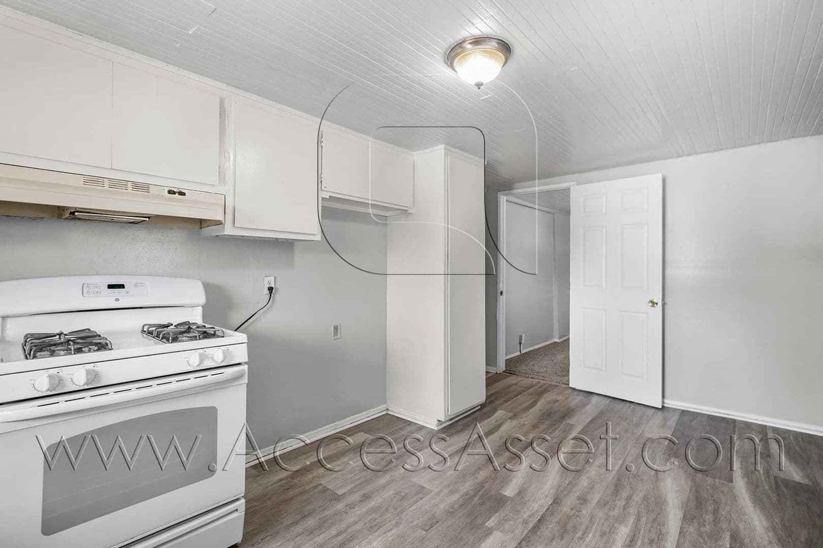 Lake Elsinore Apartment: 307 W Sumner Ave.