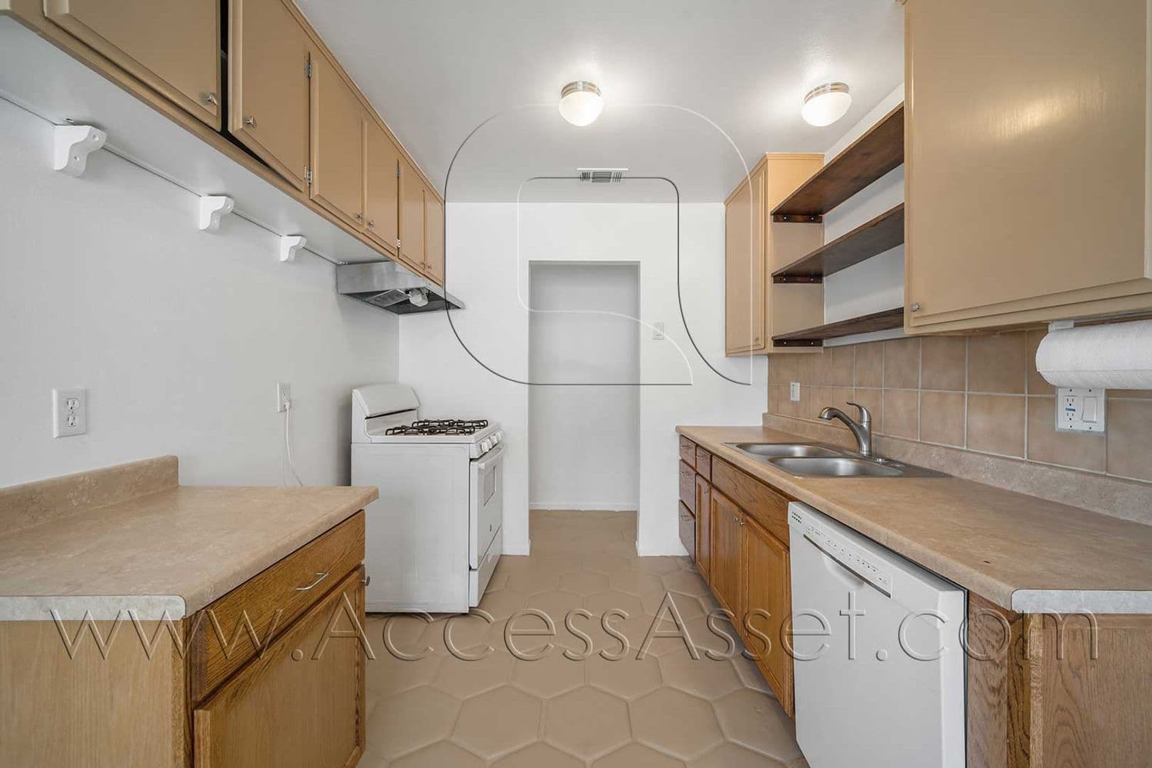 Lake Elsinore House: 29650 Jernigan St.