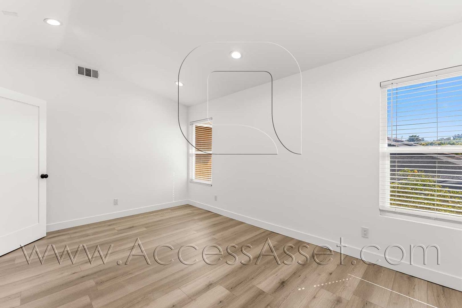 Riverside Apartment: 10946 Thrush Dr