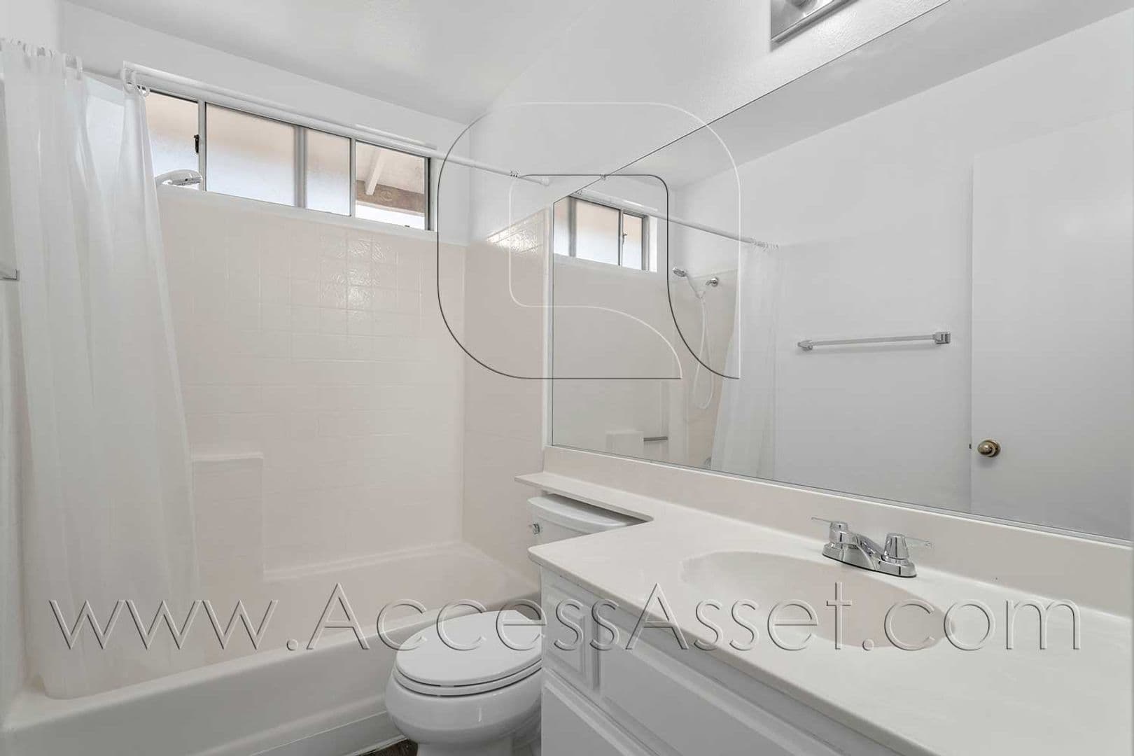 Perris House: 464 E Jarvis St