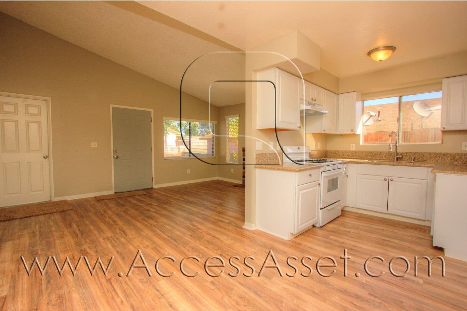 Lake Elsinore Apartment: 33150 Esther St.