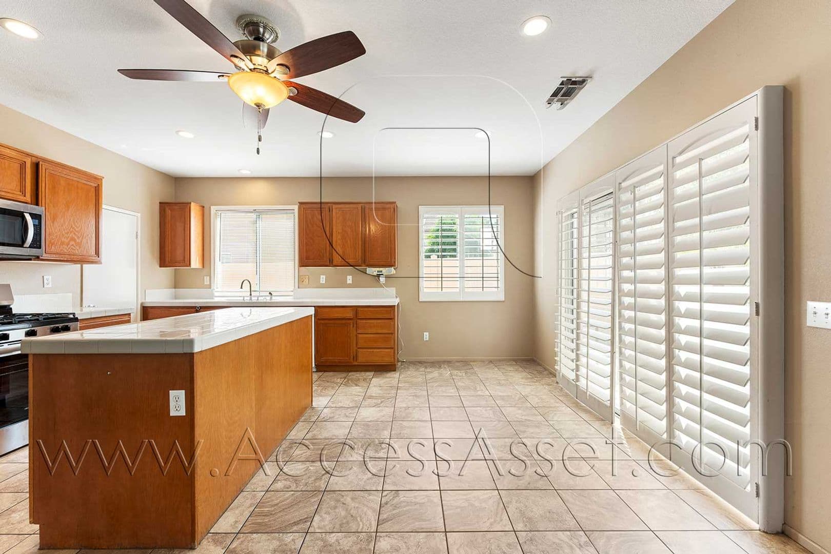 Corona House: 1358 Baldwin St