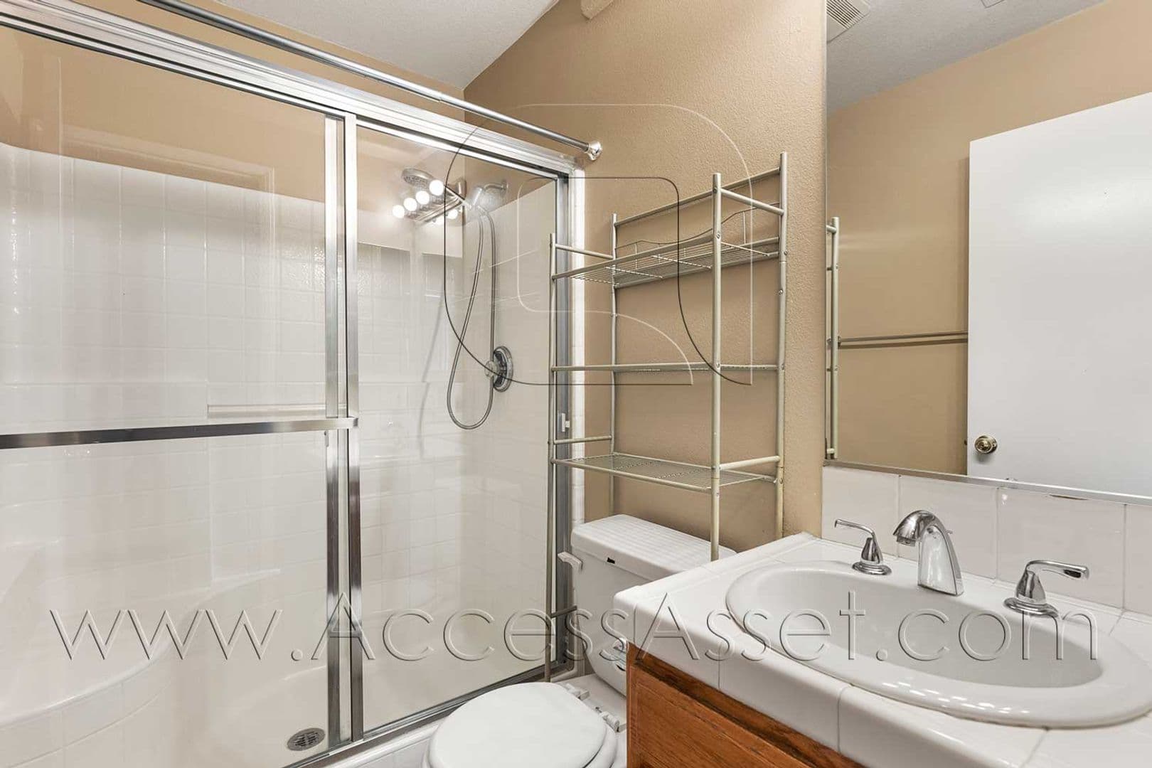Corona House: 1358 Baldwin St