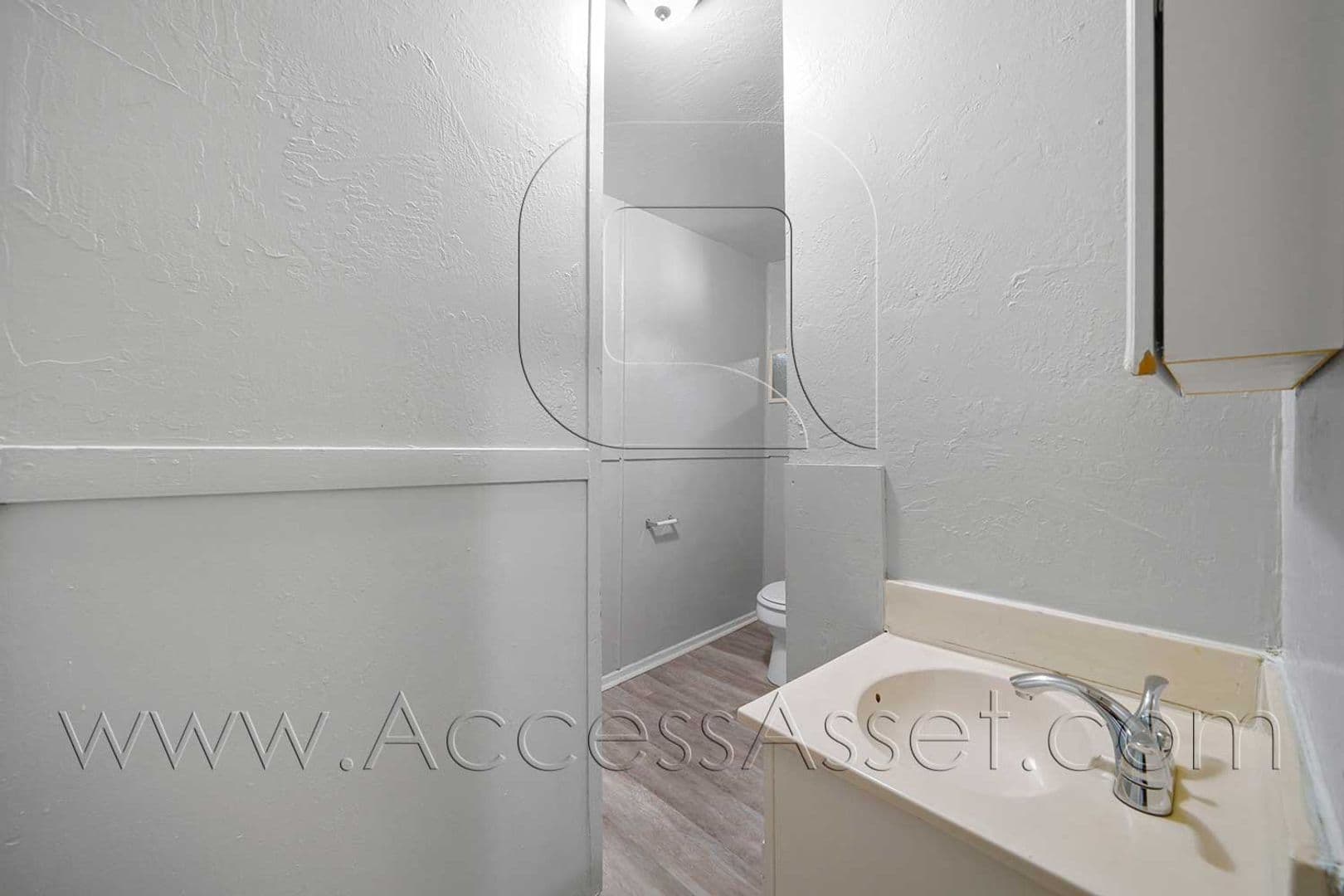 Lake Elsinore Apartment: 307 W Sumner Ave.
