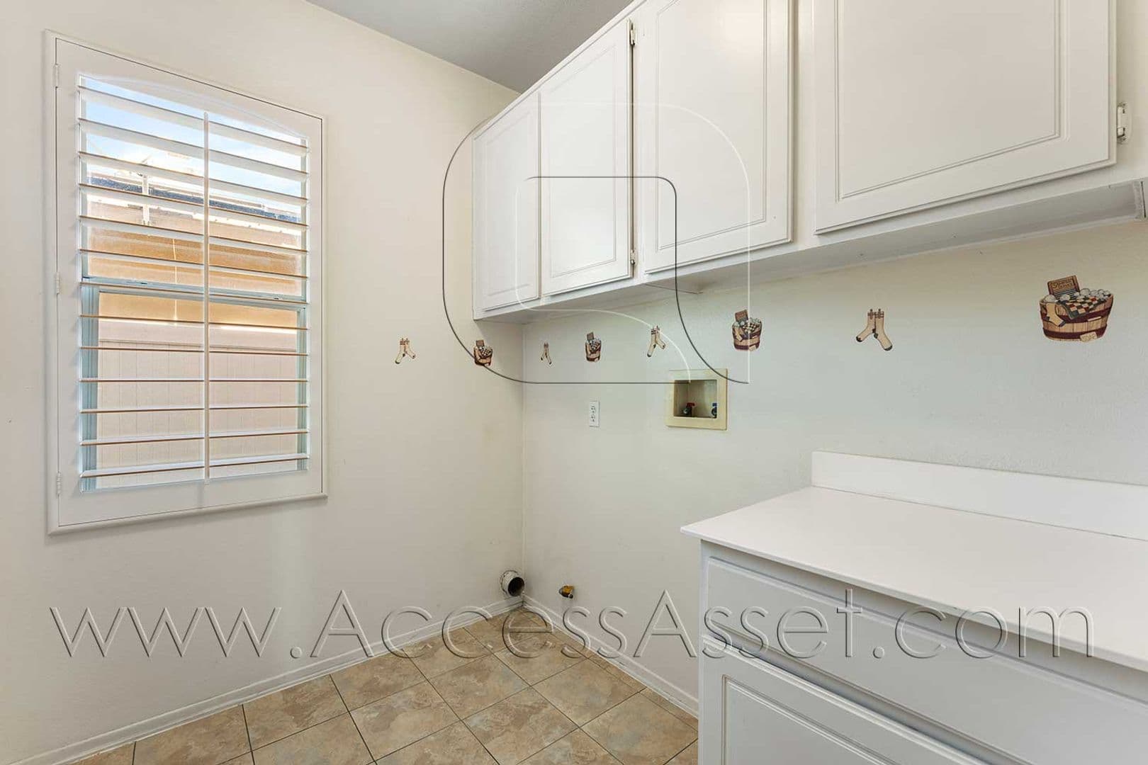 Corona House: 1358 Baldwin St