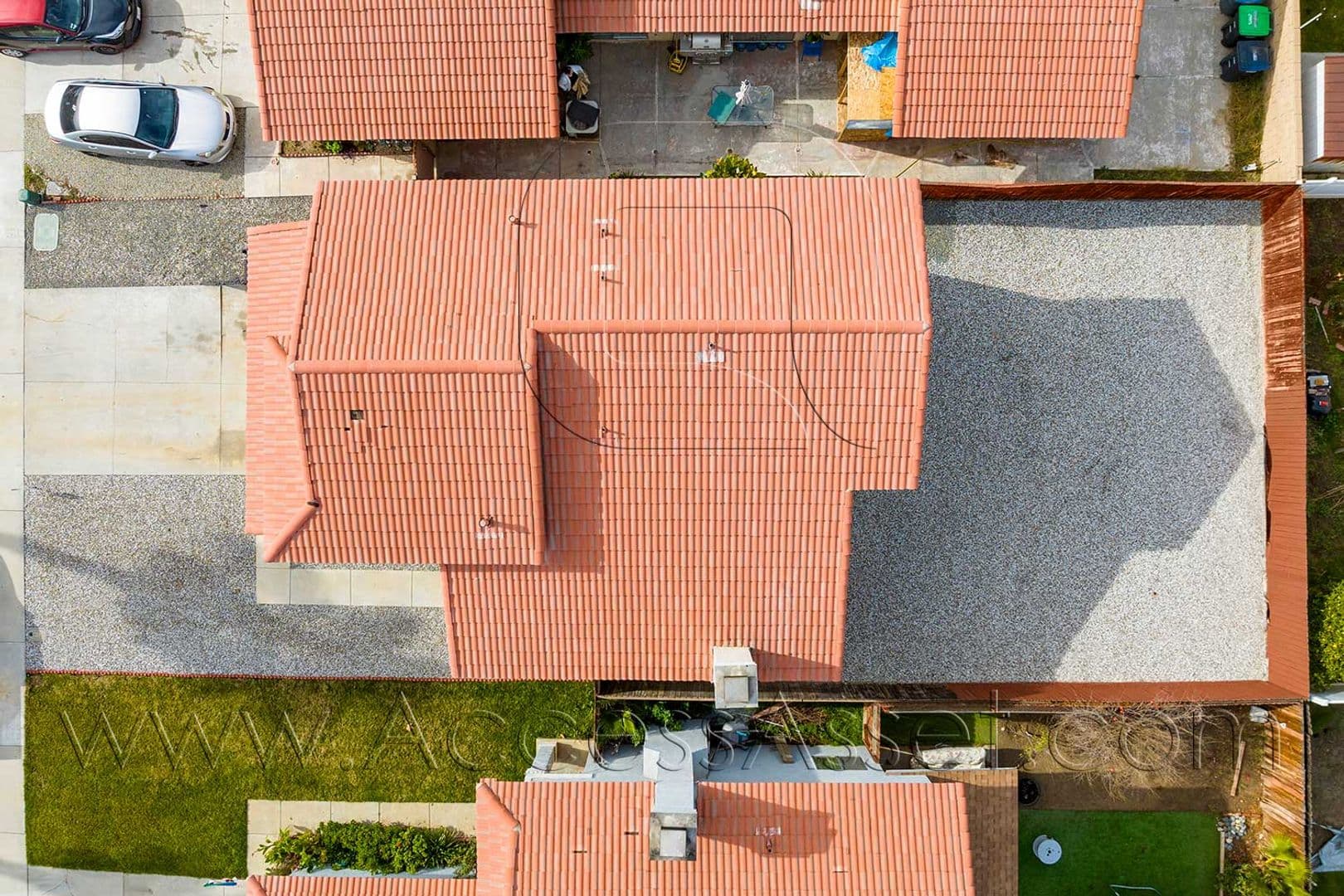 Perris House: 464 E Jarvis St