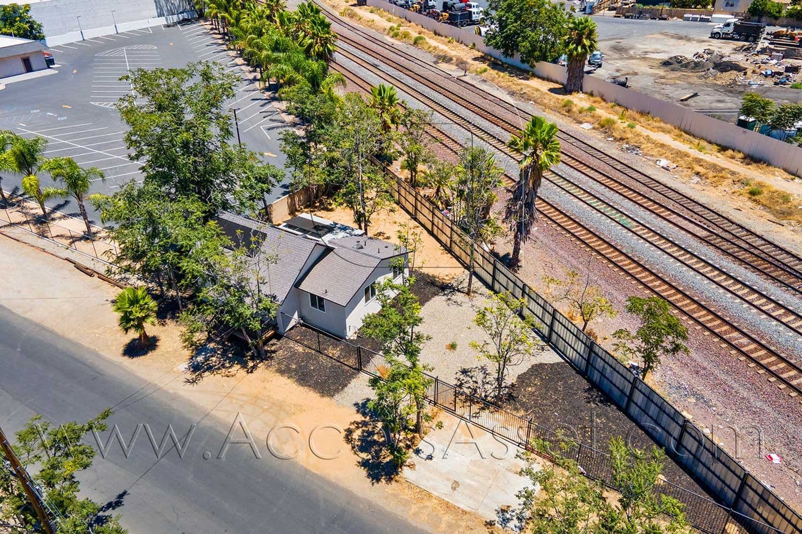 Riverside House: 434 Highland Ave
