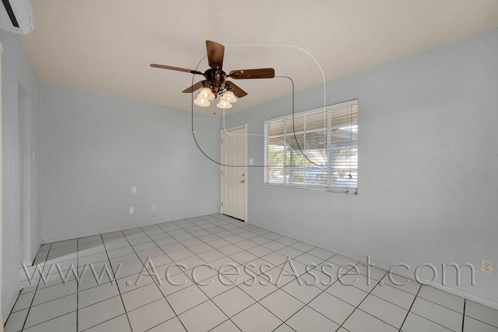 La Quinta Apartment: 78660 Ave. La Fonda