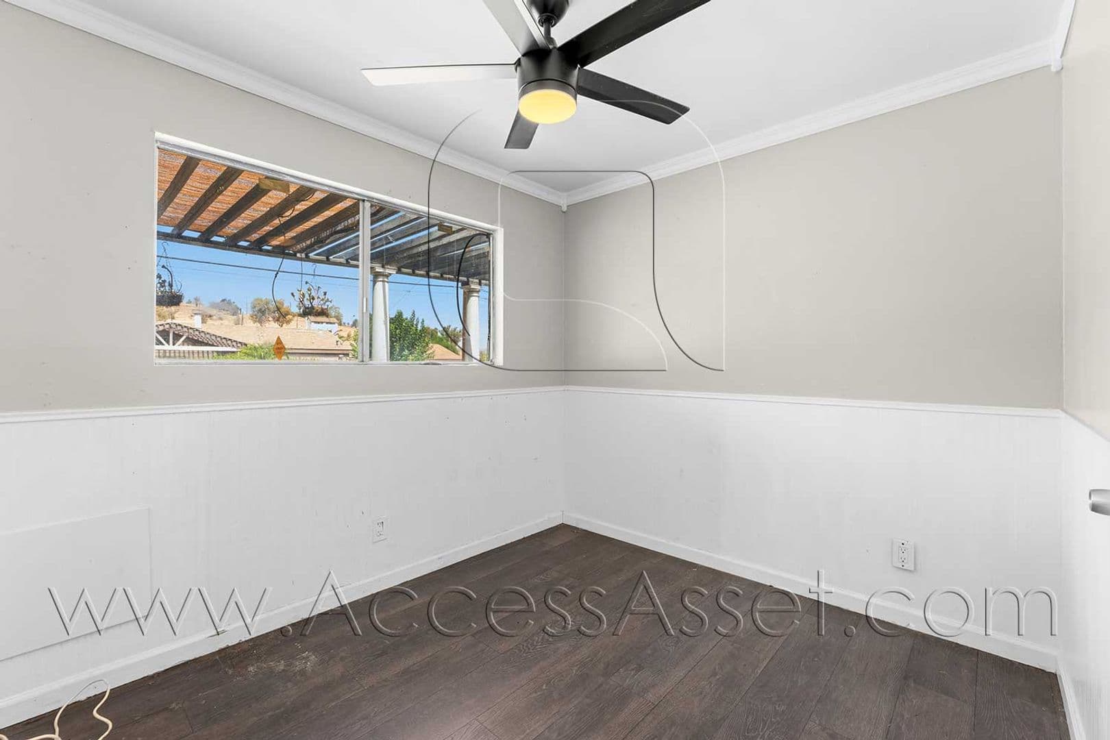 Lake Elsinore Apartment: 402 Davis St