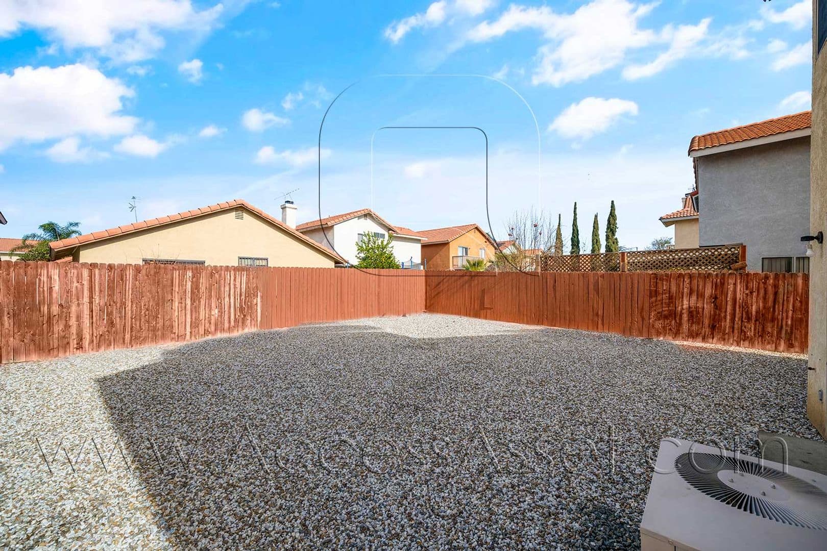 Perris House: 464 E Jarvis St