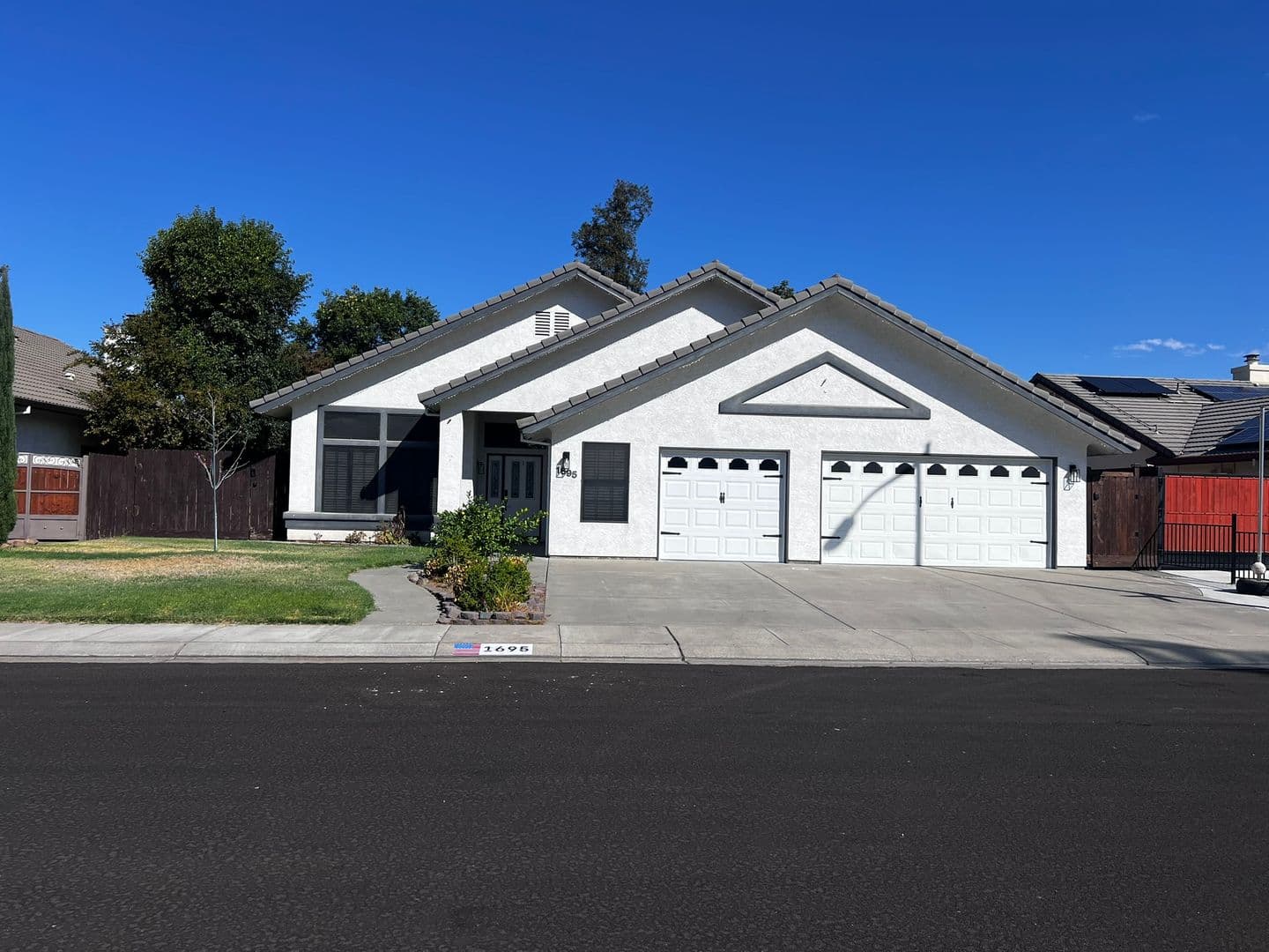 Manteca House: 1695 Klondike Way
