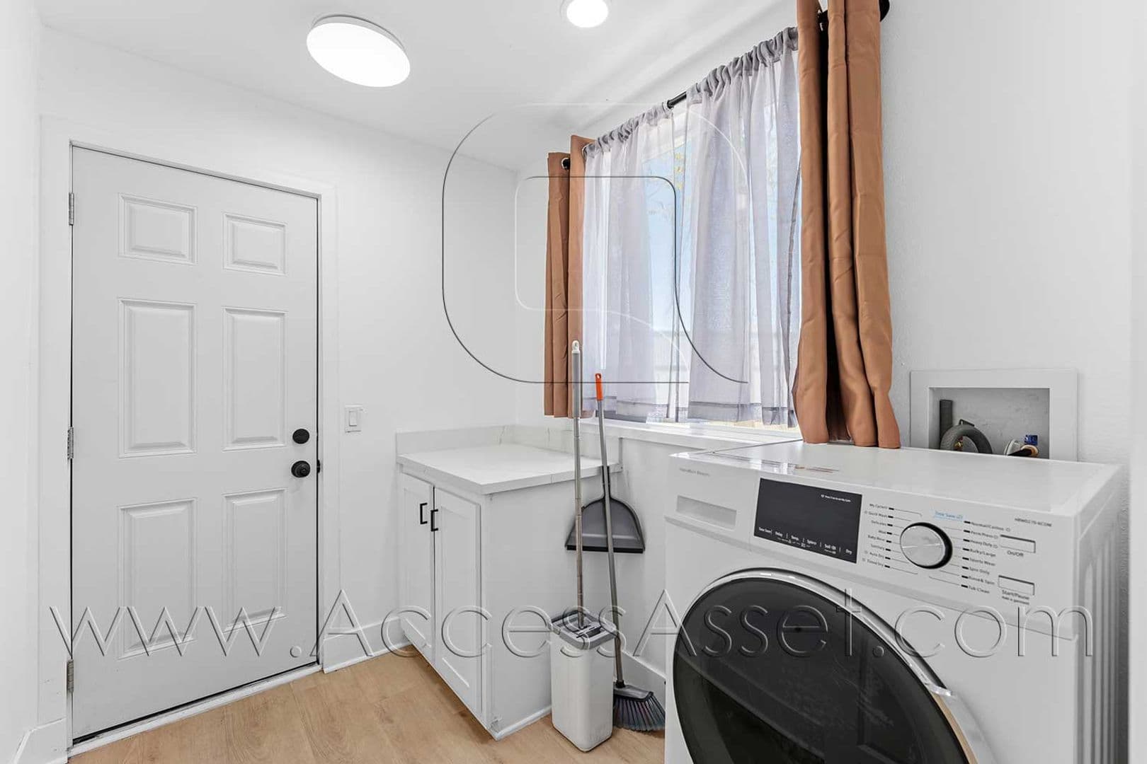 Riverside House: 434 Highland Ave