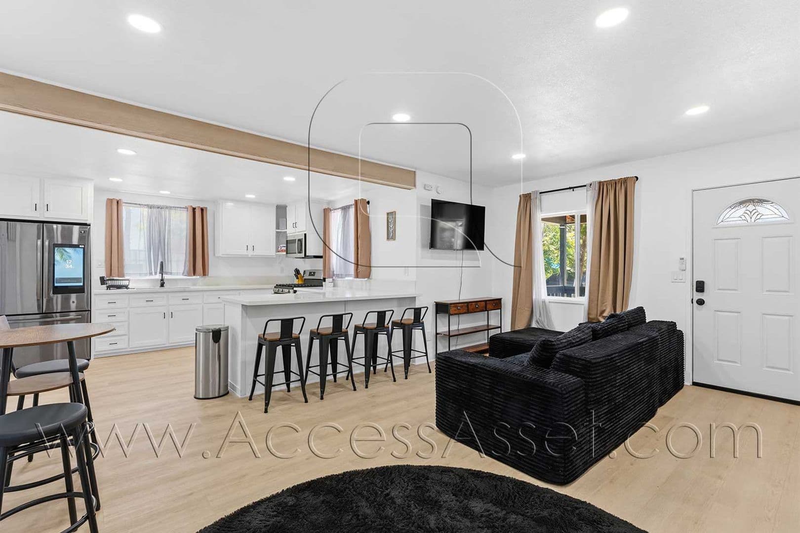 Riverside House: 434 Highland Ave