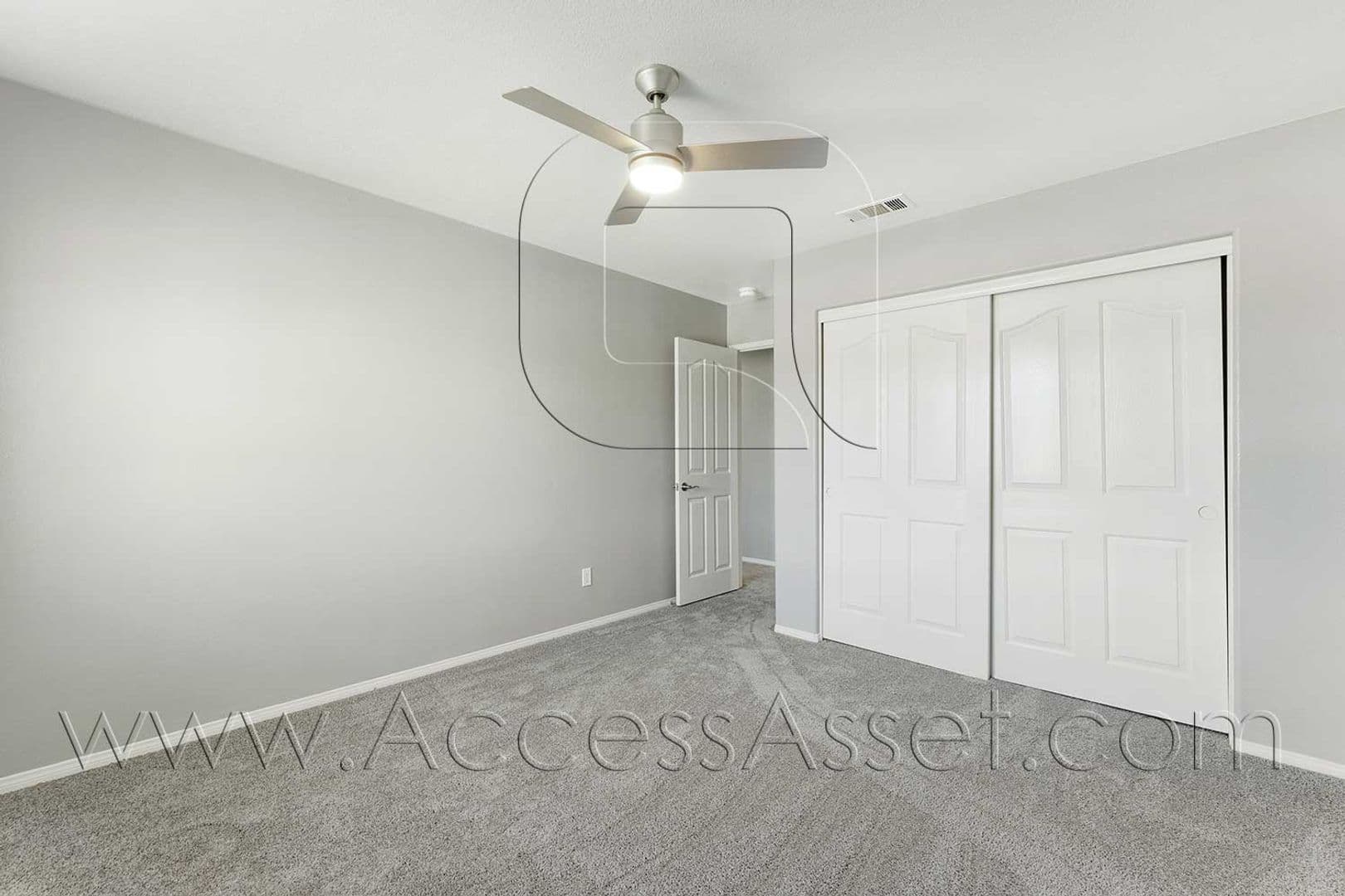 Eastvale House: 13555 Apricot Tree Ln