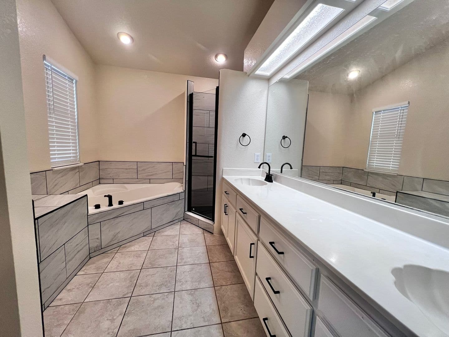 Manteca House: 1695 Klondike Way