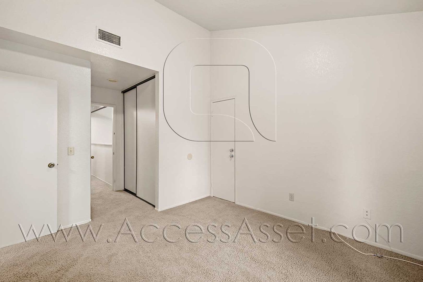 Lake Elsinore House: 619 Parkview Drive
