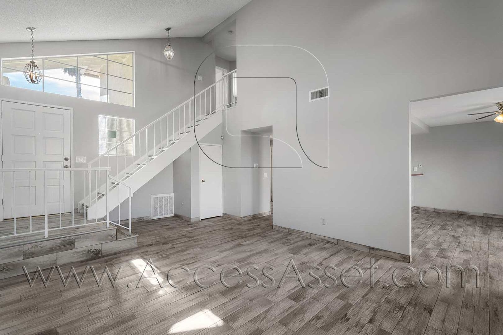 Perris House: 464 E Jarvis St
