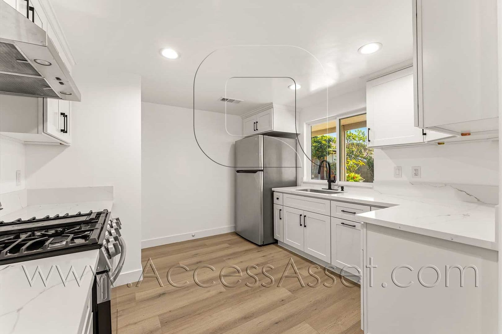 Riverside Apartment: 10946 Thrush Dr