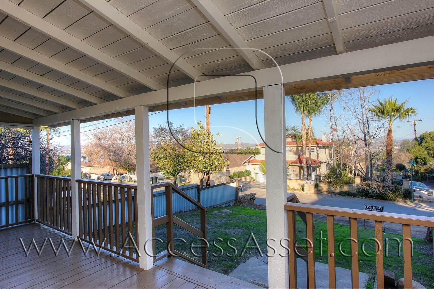 Lake Elsinore House: 33243 Gillette St.