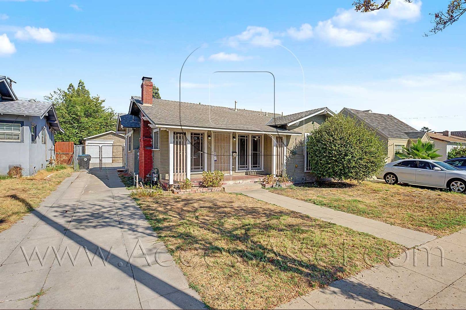 San Bernardino House: 2829 N Pershing Ave