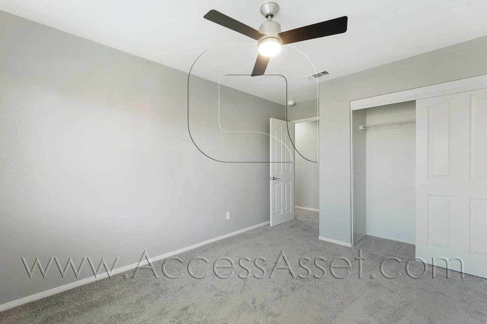 Eastvale House: 13555 Apricot Tree Ln