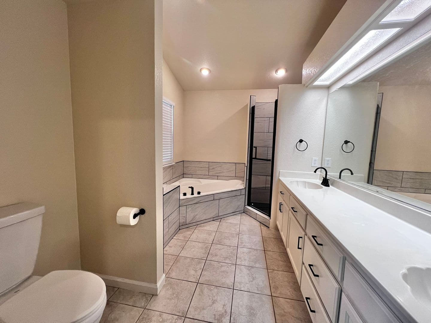 Manteca House: 1695 Klondike Way