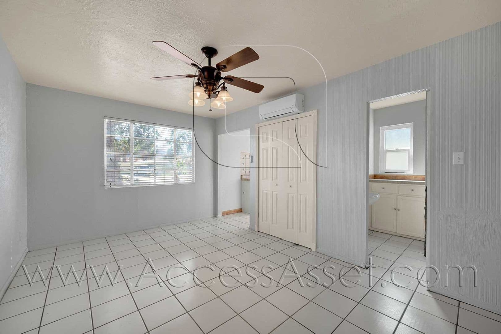 La Quinta Apartment: 78660 Ave. La Fonda