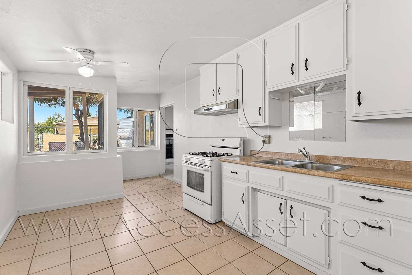 Beaumont House: 675 American Avenue #2