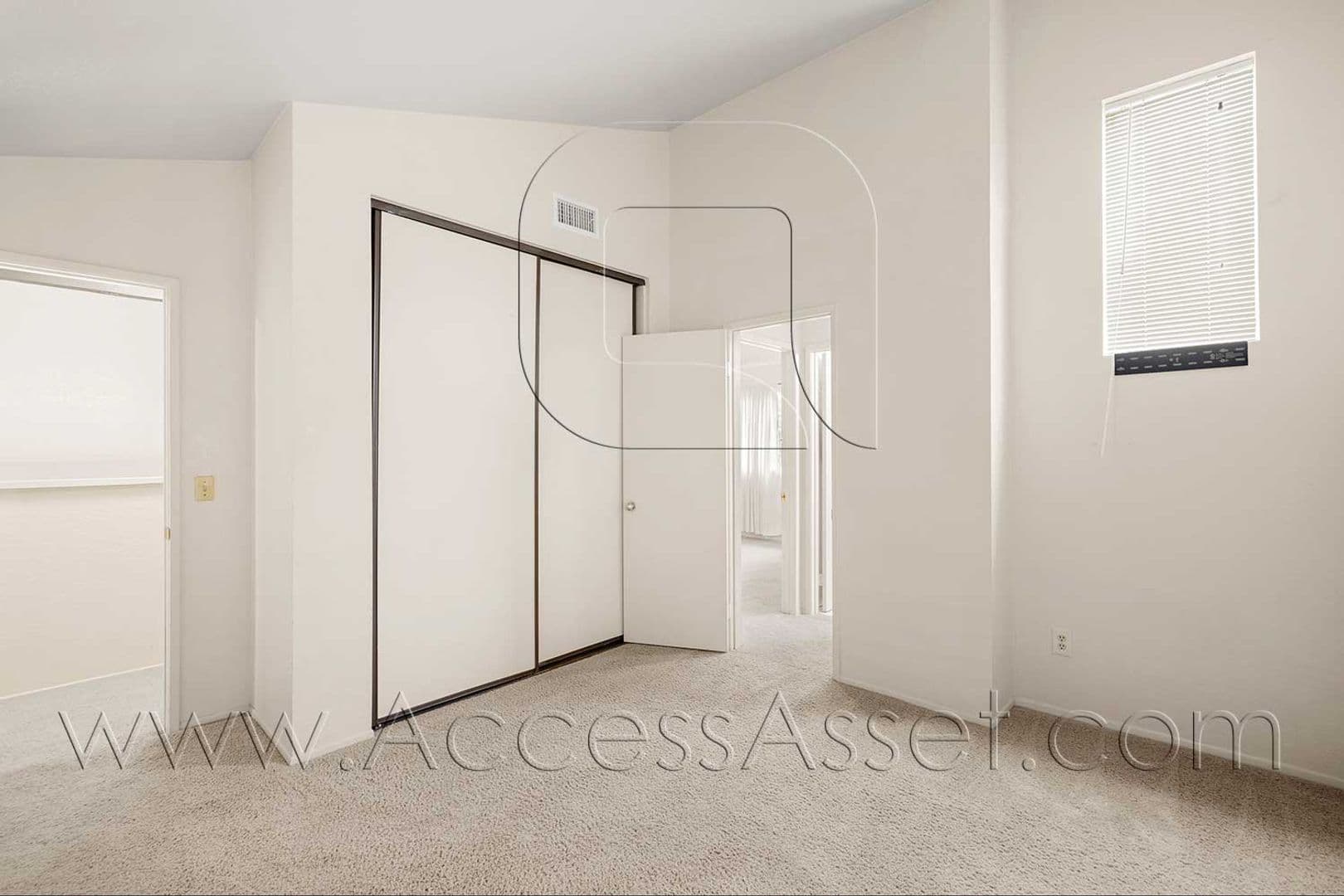 Lake Elsinore House: 619 Parkview Drive