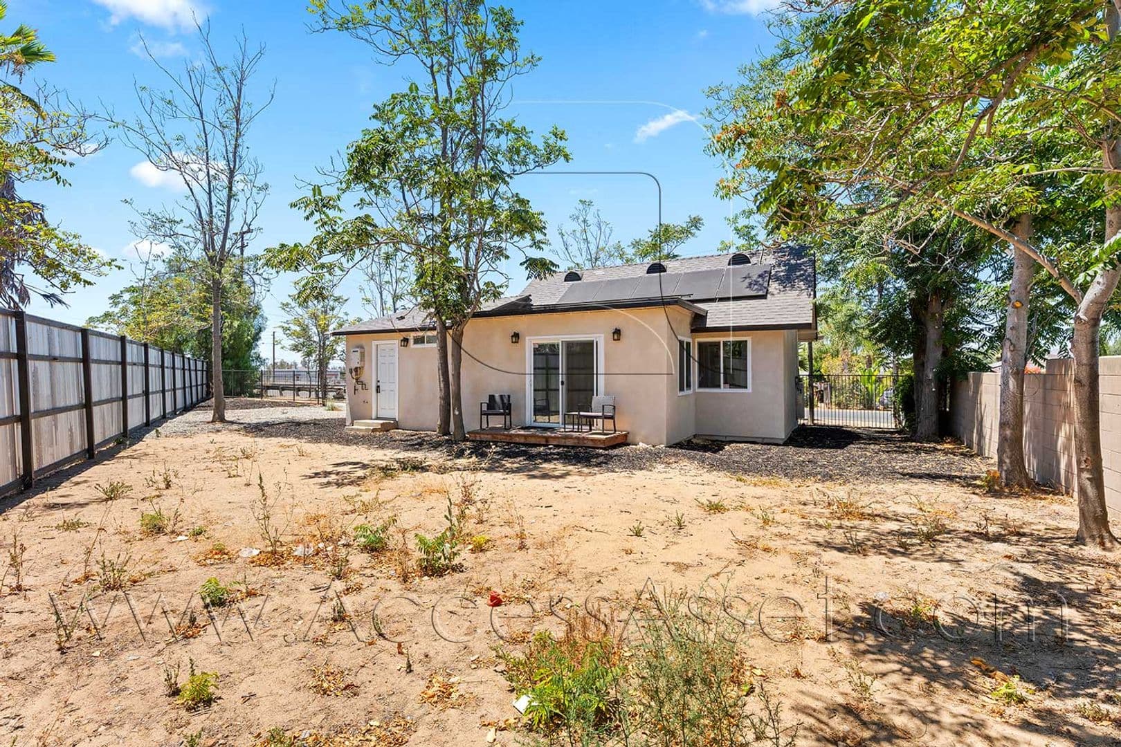 Riverside House: 434 Highland Ave