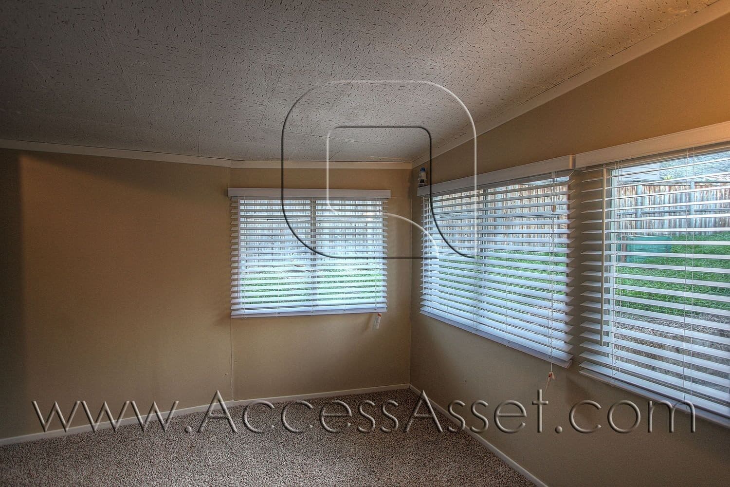 Lake Elsinore House: 33243 Gillette St.