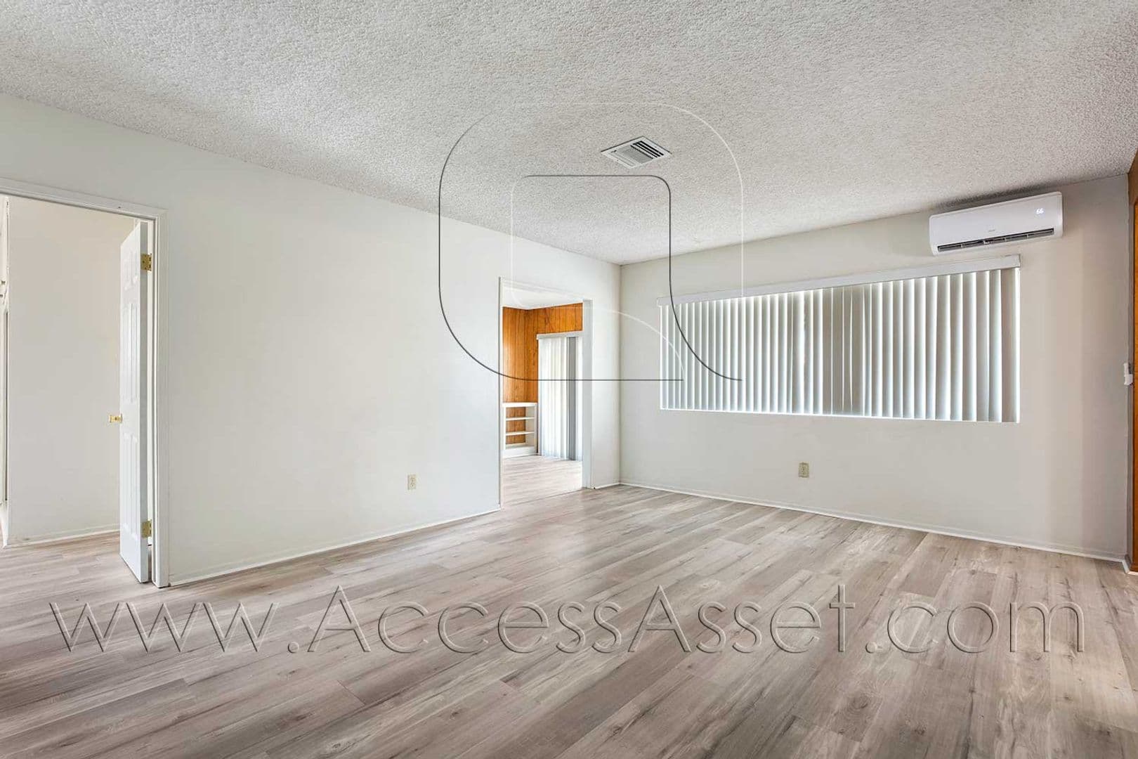 Victorville Apartment: (*) 18499 Shay Road - 1