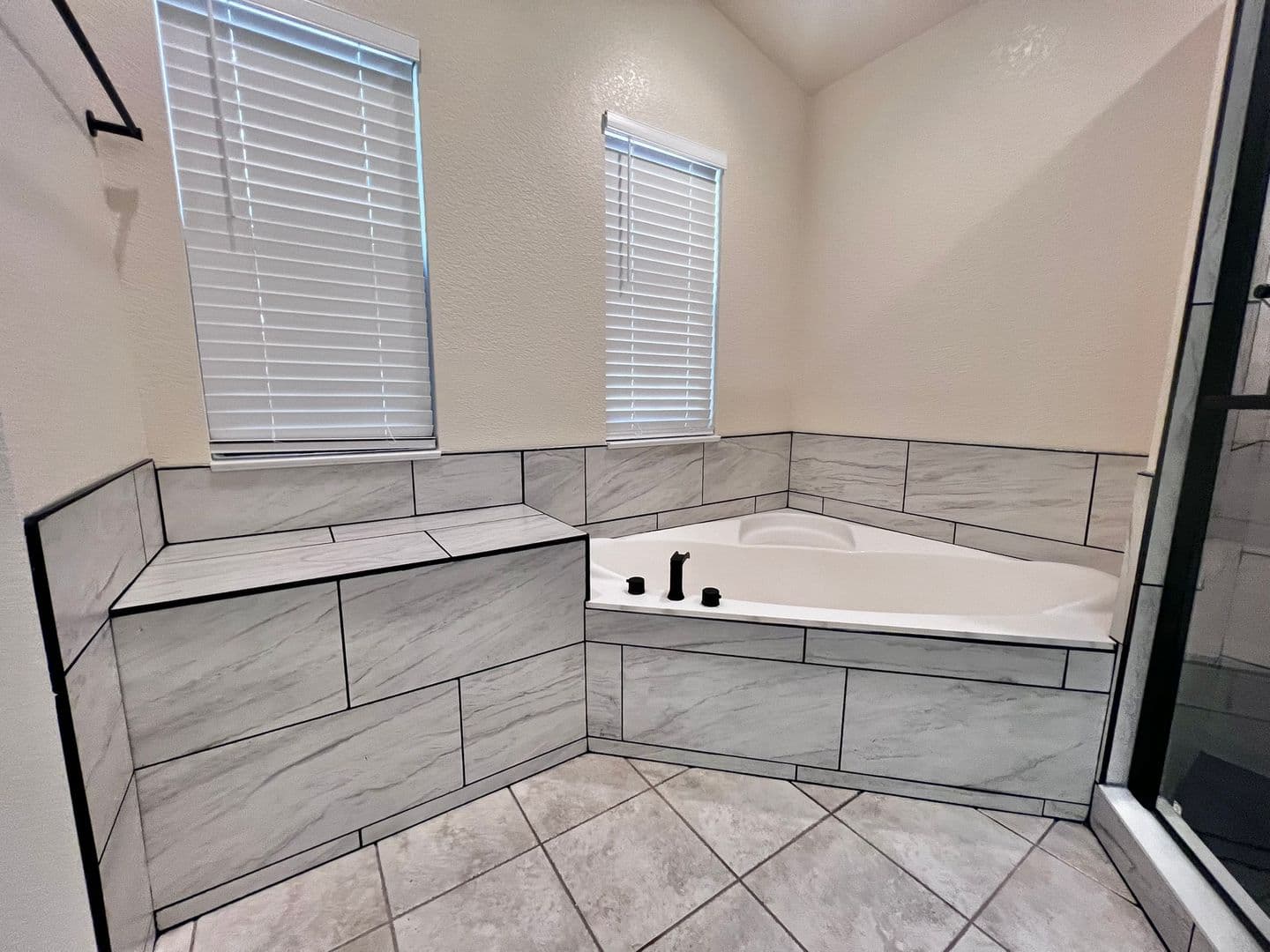 Manteca House: 1695 Klondike Way