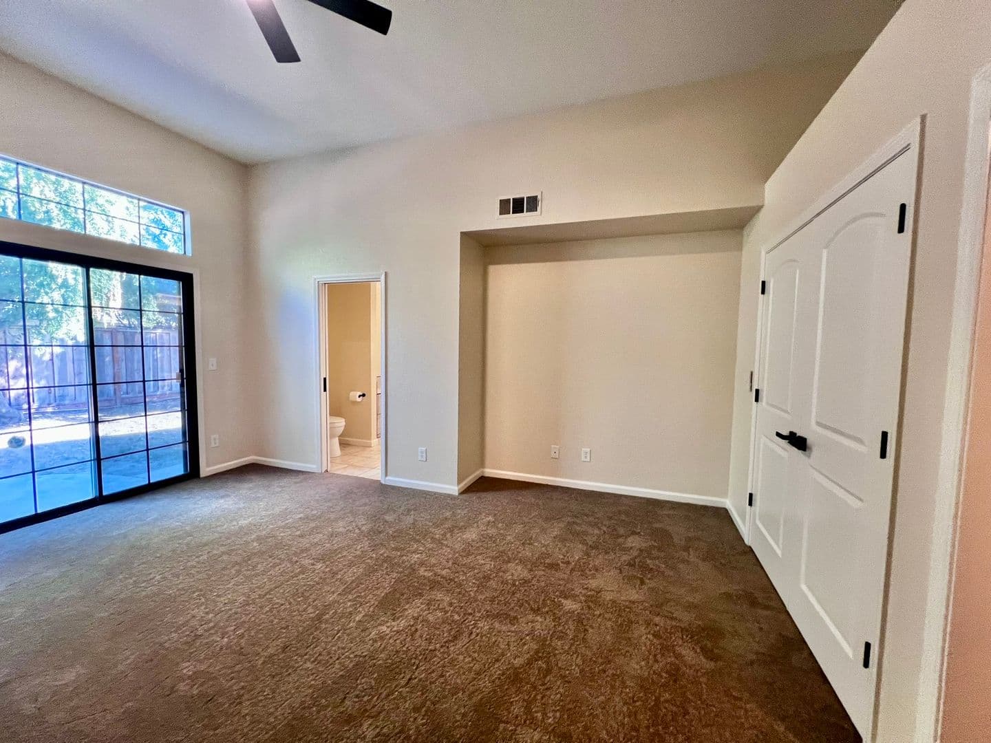 Manteca House: 1695 Klondike Way