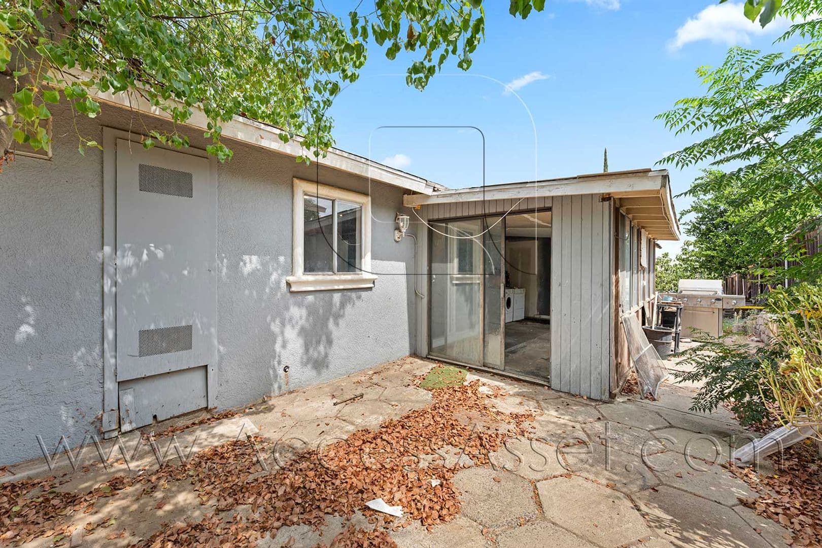 Lake Elsinore Apartment: 402 Davis St