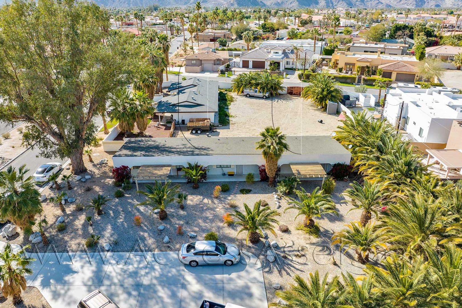 La Quinta Apartment: 78660 Ave. La Fonda