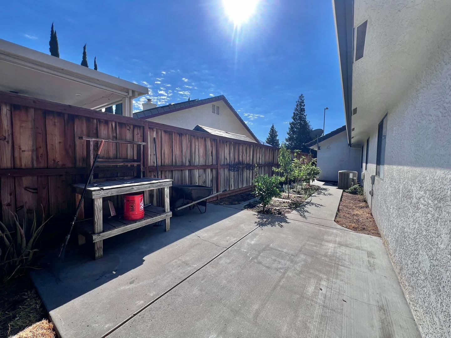 Manteca House: 1695 Klondike Way