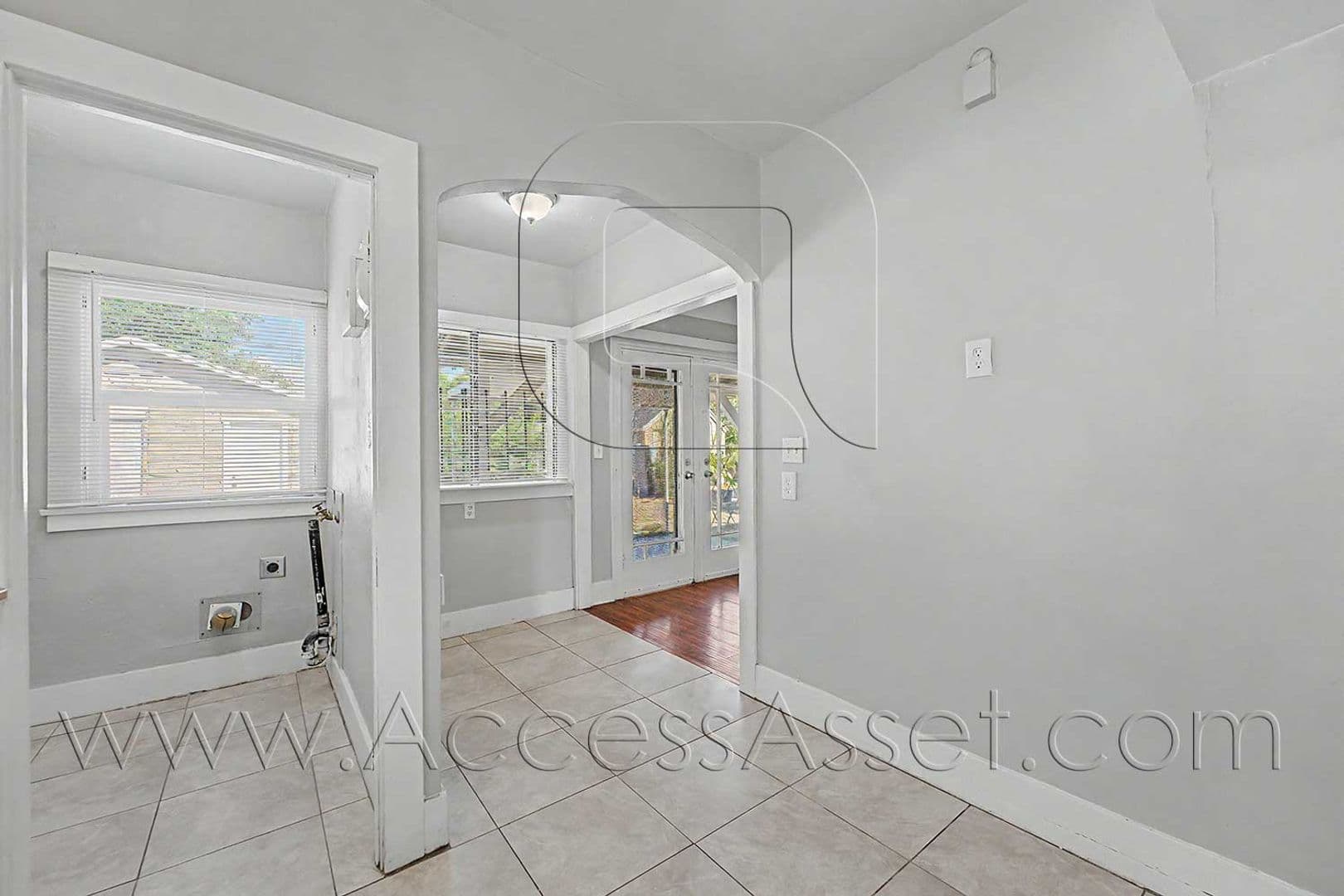 San Bernardino House: 2829 N Pershing Ave