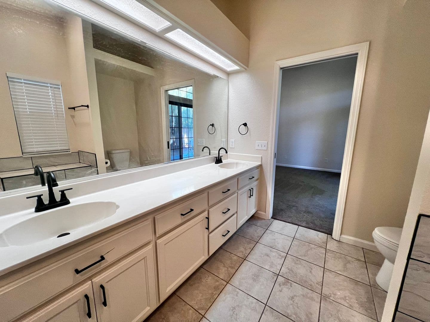 Manteca House: 1695 Klondike Way