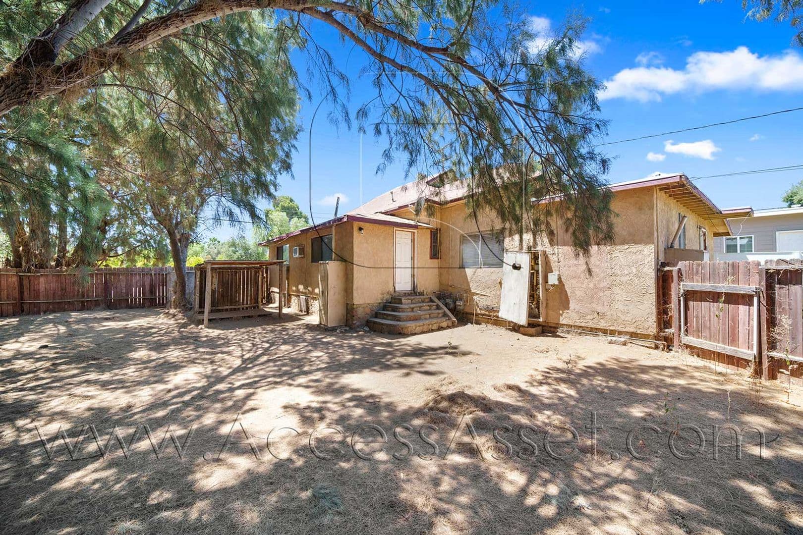 Lake Elsinore Apartment: 307 W Sumner Ave.
