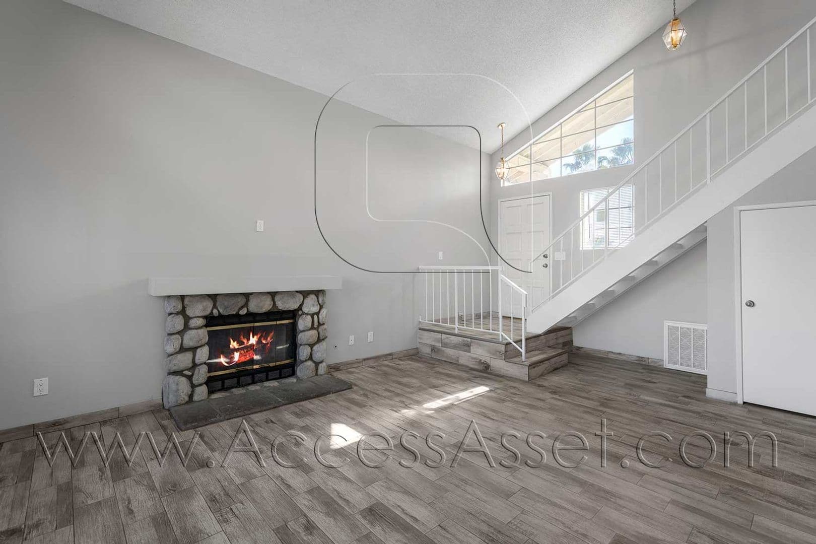 Perris House: 464 E Jarvis St
