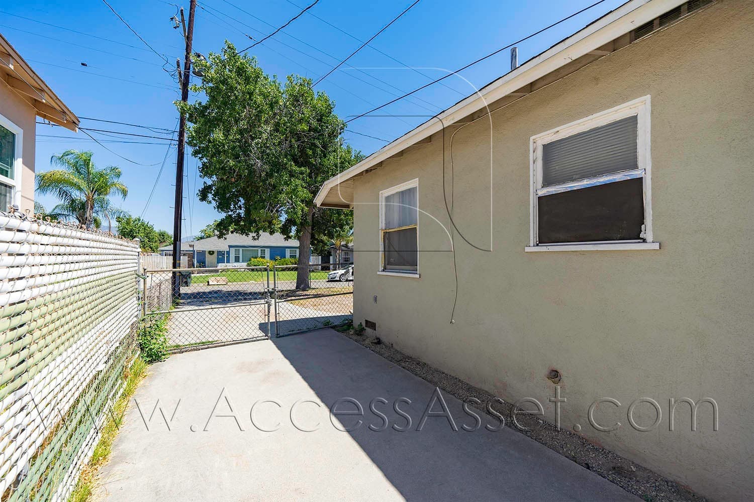 San Bernardino House: 2840 N F St